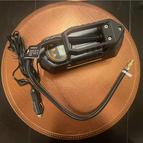 NIB AstroAI Tire Inflator Portable Air Compressor Tire Air Pump for Car Tires - Picture 14 of 15